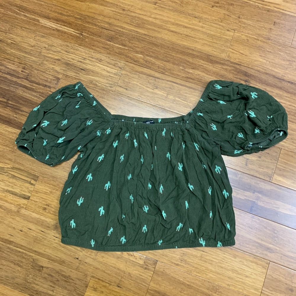 Express Cactus‎ Print Top Womens Size Medium Green Puff Sleeve Square Neck Top